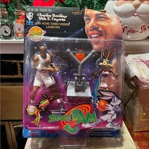 VINTAGE 1996 Warner bros space jam Charles Barkley wile E. Coyote action figure✨